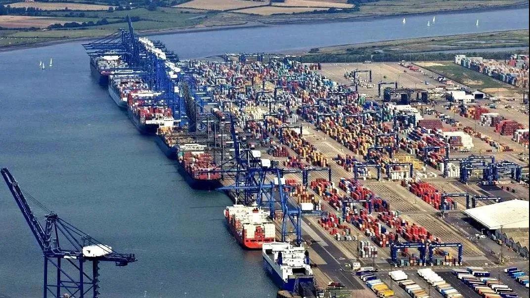 欧洲港口现集装箱史无前例大拥堵，运费继续上涨、短期难回落