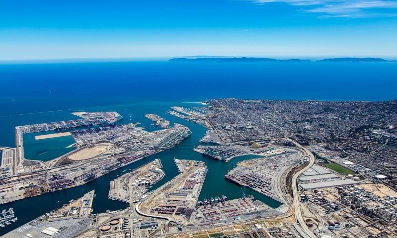 洛杉矶港外积压船舶减少，货物处理量创纪录，美东港口拥堵依旧严重